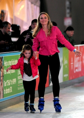 Rohm_Elisabeth_skating_GC_CelebUtopia_001.jpg