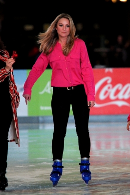 Rohm_Elisabeth_skating_GC_CelebUtopia_003.jpg