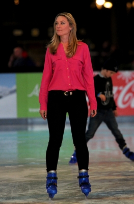 Rohm_Elisabeth_skating_GC_CelebUtopia_004.jpg